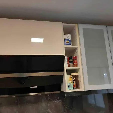 Modern Flat Incl Parking, Near Metro U1 Apartment *