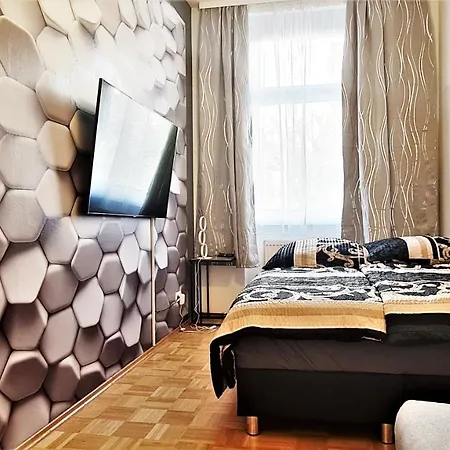Boutique - Luxury 2