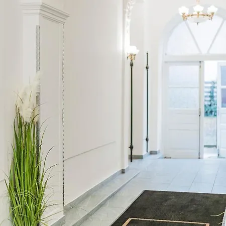 Palais Joseph Apartments, Contactless Check In Apartment