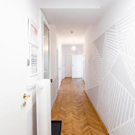 Apartment Balcony Oasis Operastreet