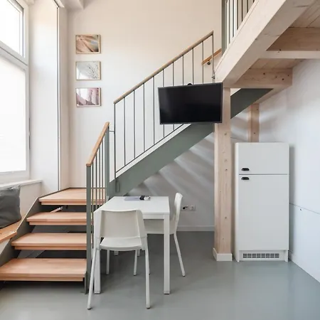 Vorgarten - Central, New And Stylish For Your Comfortable In