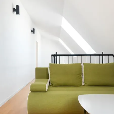 Roof With Terrace, Parking And Ac Apartmán