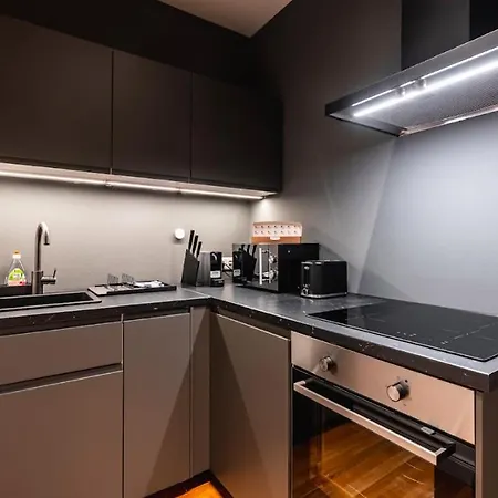 Authentic Next To Schwedenplatz Apartamento