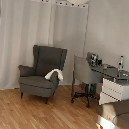 Schone Mit Balkon Apartmán *