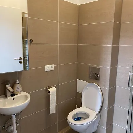Aris 1140 Apartamento Viena