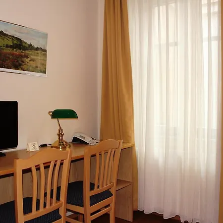 Hotel Graf Stadion 3*