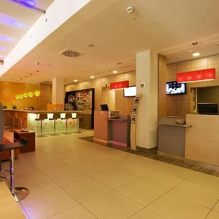 Ibis Messe 3*