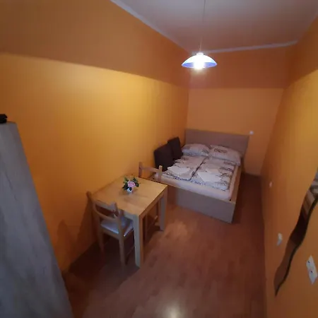Monterooms Schoenbrunn 10 Minutes To Downtown منزل للإقامة *