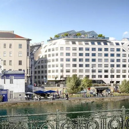 Radisson Red Hotel, Ξενοδοχείο