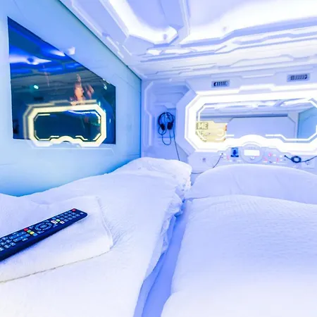 Space - Hall Kapselhotell *