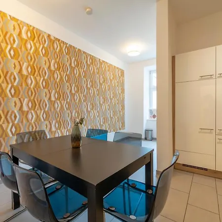 Karl I Levestate Apartment *