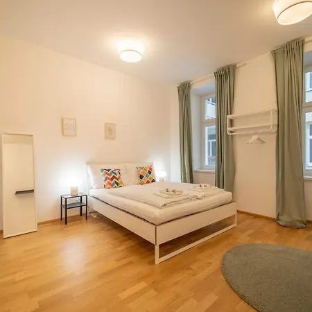 Karl I Levestate Apartment *