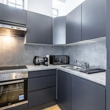 Classy And Elegant In A Calm Area Apartament *