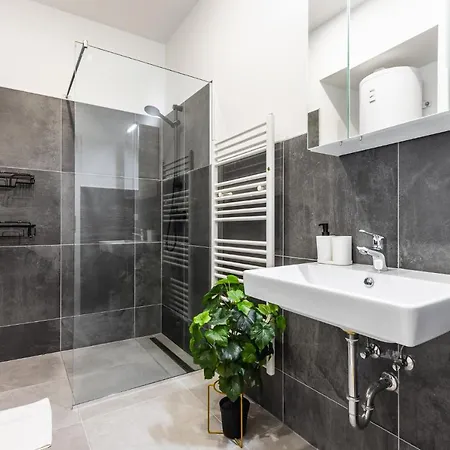 Apartament Classy And Elegant In A Calm Area Viena