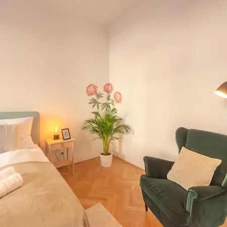 Apartment Imperial Schoenbrunn *