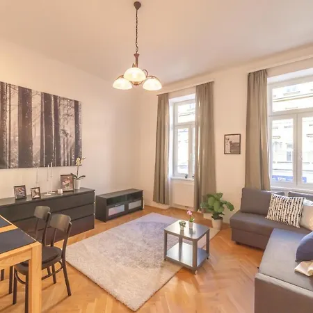 Imperial Schoenbrunn Apartment *