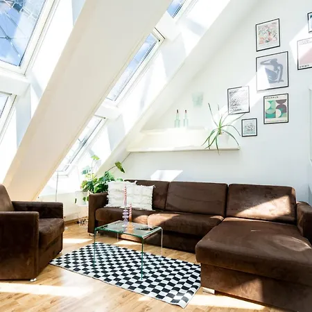 Unique Maisonette Gasometer 12th Floor Apartment