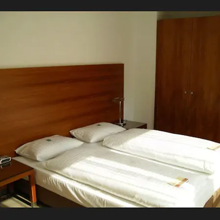 Livin By Flemings Apartahotel 4*
