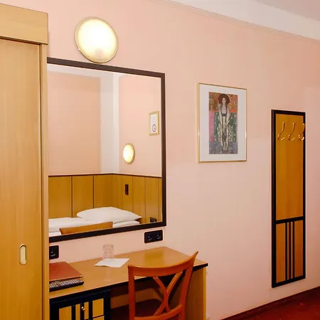 Garten- Und Kunsthotel Gabriel Hotel Wiedeń