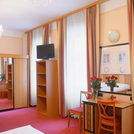 Garten- Und Kunsthotel Gabriel
