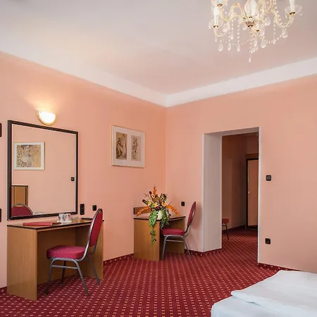 Garten- Und Kunsthotel Gabriel 3*