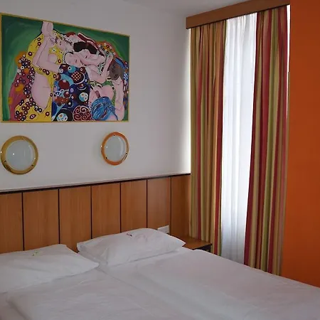 Garten- Und Kunsthotel Gabriel Wiedeń