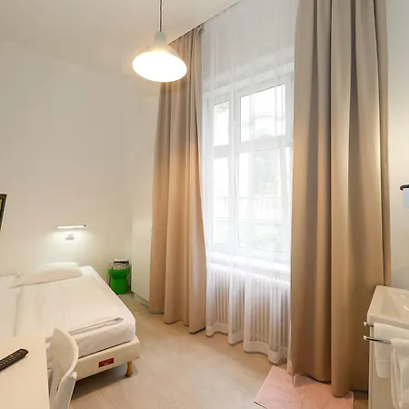 Timeout Hotel, 5 Min To Center, Self Check In 2* Wien
