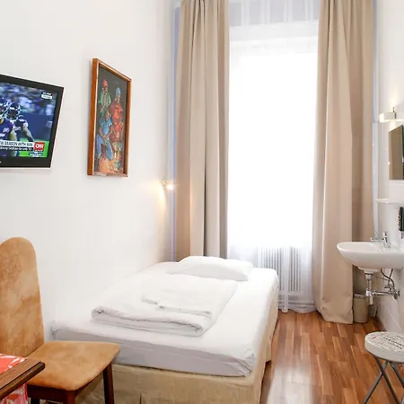 Timeout Hotel, 5 Min To Center, Self Check In 2* Wien