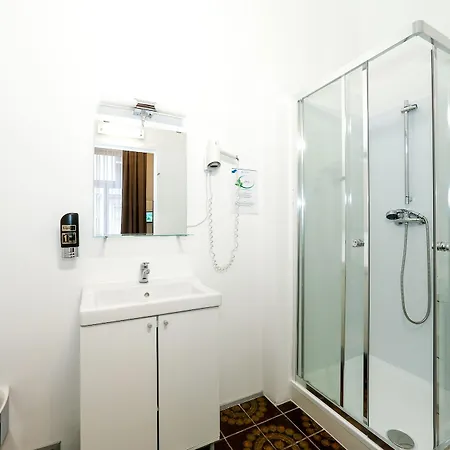 Timeout Hotel, 5 Min To Center, Self Check In 2* Wien