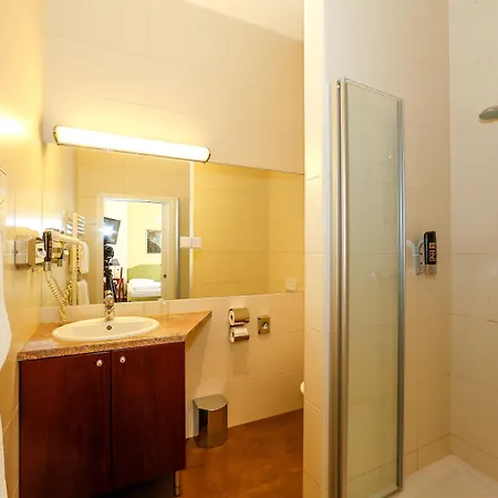 Timeout Hotel, 5 Min To Center, Self Check In Hotel 2*