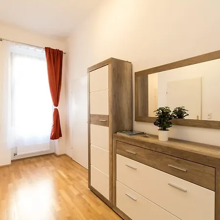 Checkvienna - Lassallestrasse Apartment Vienna
