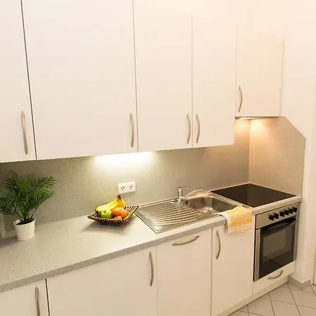 Checkvienna - Lassallestrasse Apartment