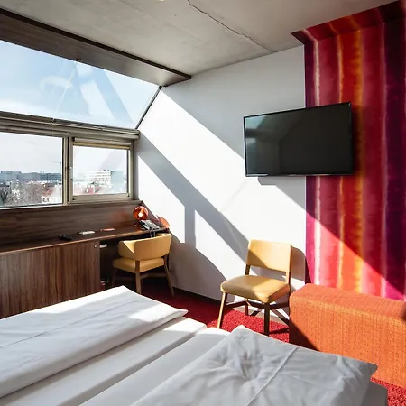 Simm's - Cityhotel Next To Metro U3 4*