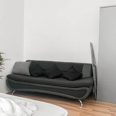Cozy 2br In Simmering Apartment Vienna