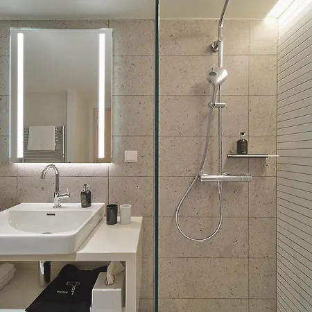 Adina Belvedere Hotel 4*