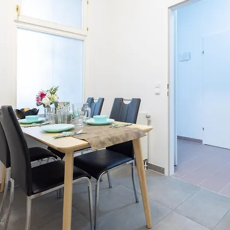 Apartament Yeshello Station *