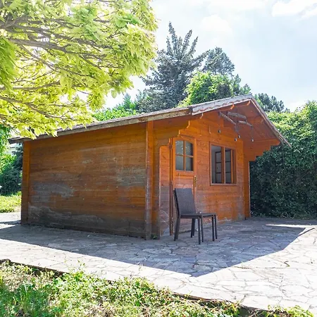 Exquisite With Free Parking - Suitable For Groups Up To 18p Apartment