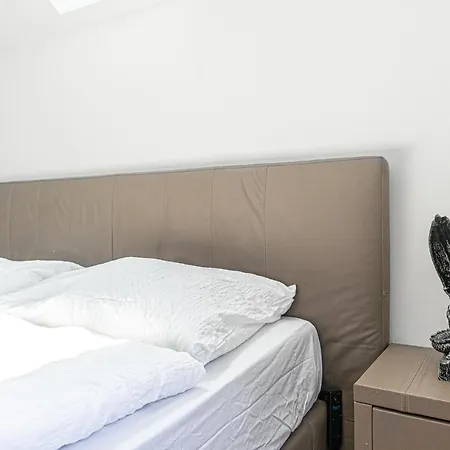 Exquisite With Free Parking - Suitable For Groups Up To 18p * Vienna