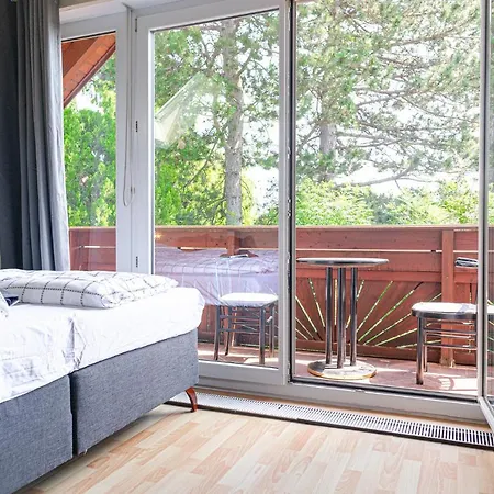 Apartment Exquisite With Free Parking - Suitable For Groups Up To 18p *