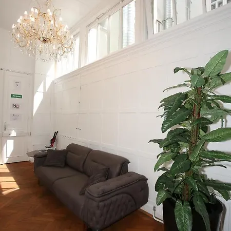 Apartment Opera