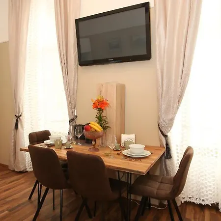 Apartment Opera