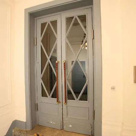 Apartment Opera *