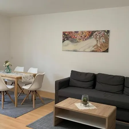 Modern Flat Incl Parking, Near Metro U1 *