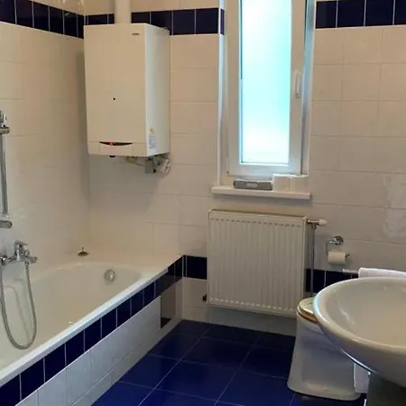 Apartment Modern Flat Incl Parking, Near Metro U1
