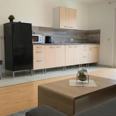 Modern Flat Incl Parking, Near Metro U1