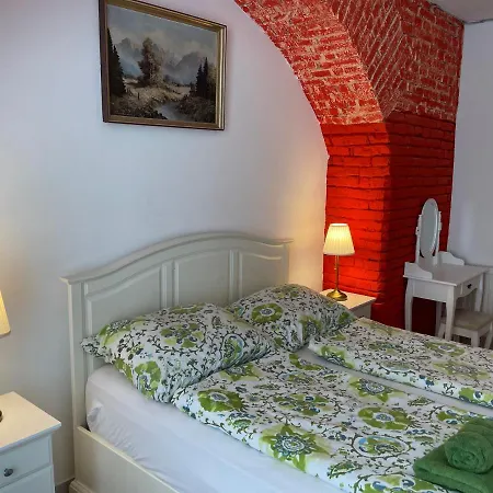 Viktoria Hostal