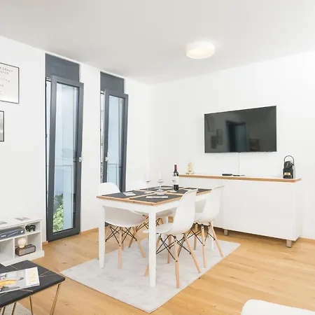 Ottakring Balcony Διαμέρισμα *