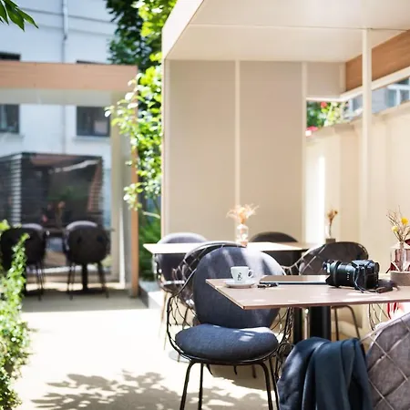 Mooons Hotel 4*