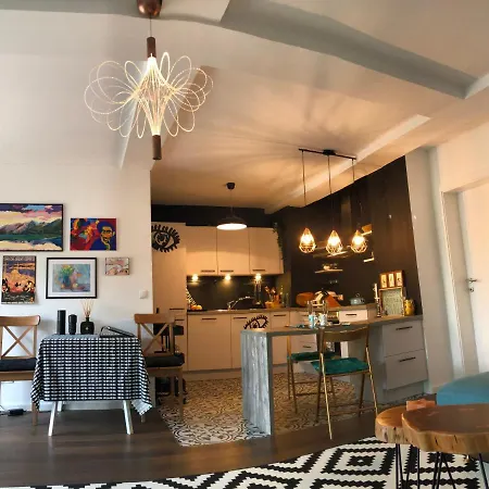 Stylish Rooms, Sunny Terrace In Center