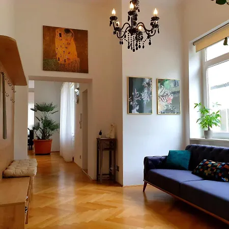 Sunny And Spacious Near Centre Апартаменты Вена